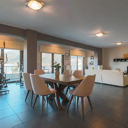 ヴィラ Malena カラヴォミロス